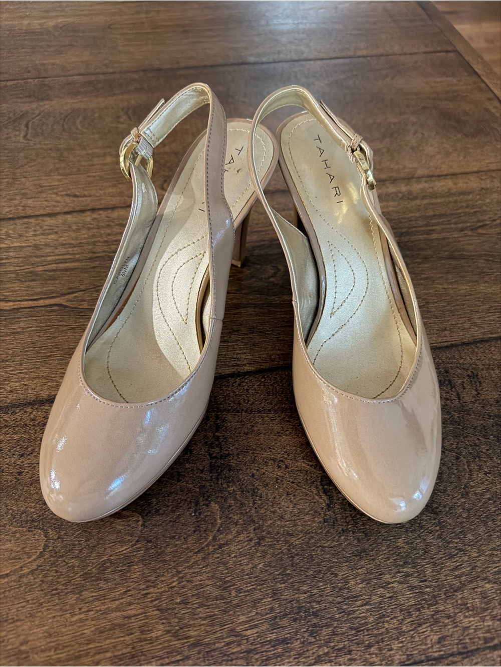 Tahari beige/tan Patent Slingback Heels
